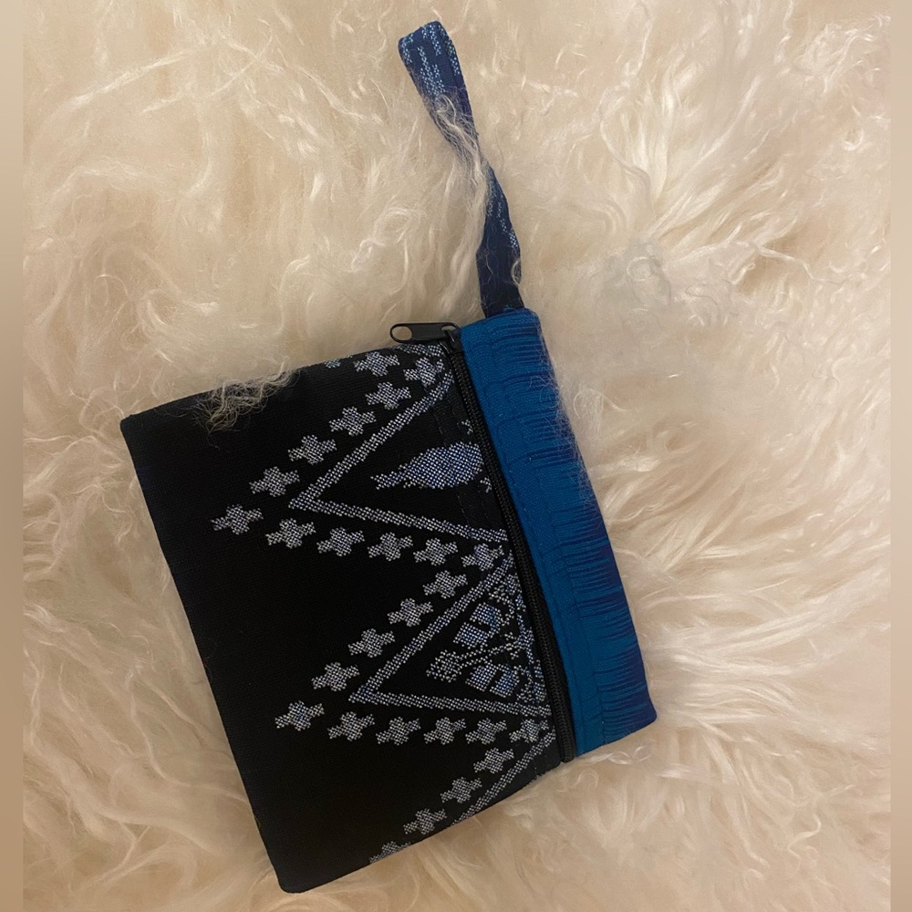 BNWOT Handwoven handcrafted small card/coin wallet with neoprene lining!!!